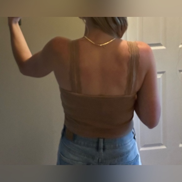 American Eagle Tan Ribbed Lace Trim V-Neck Cropped Tank Top - Picture 3 of 8